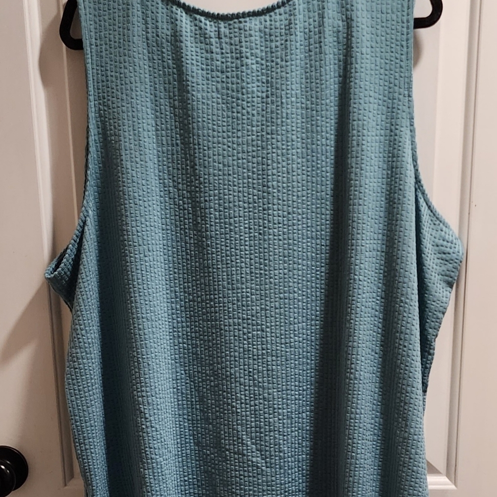 Women's Plus Size Top - Picture 4 of 4